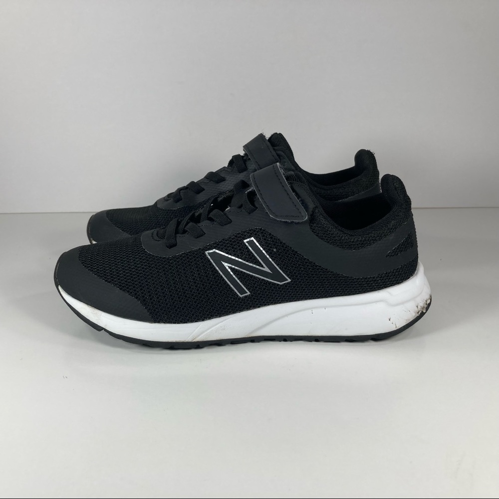 New Balance YT455BG Black 455v2 Tieless Lacing Running Shoes Youth Size 2 *Flaws